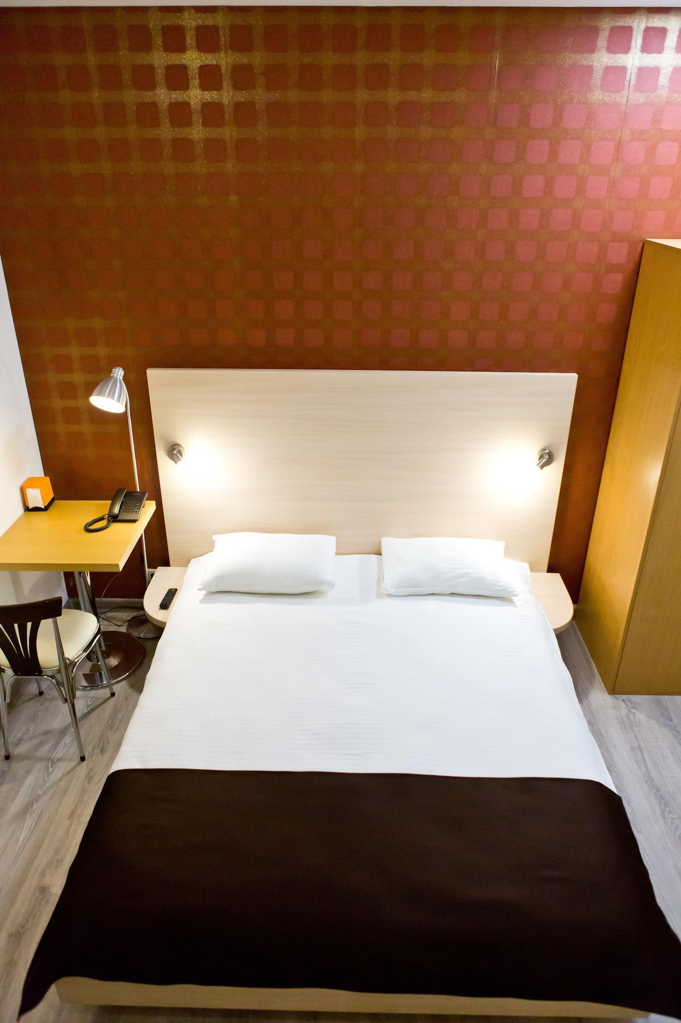 บิซิเนส แอนด์ สปา โฮเต็ล ออยซี Hotel คีชีเนา ภายนอก รูปภาพ
