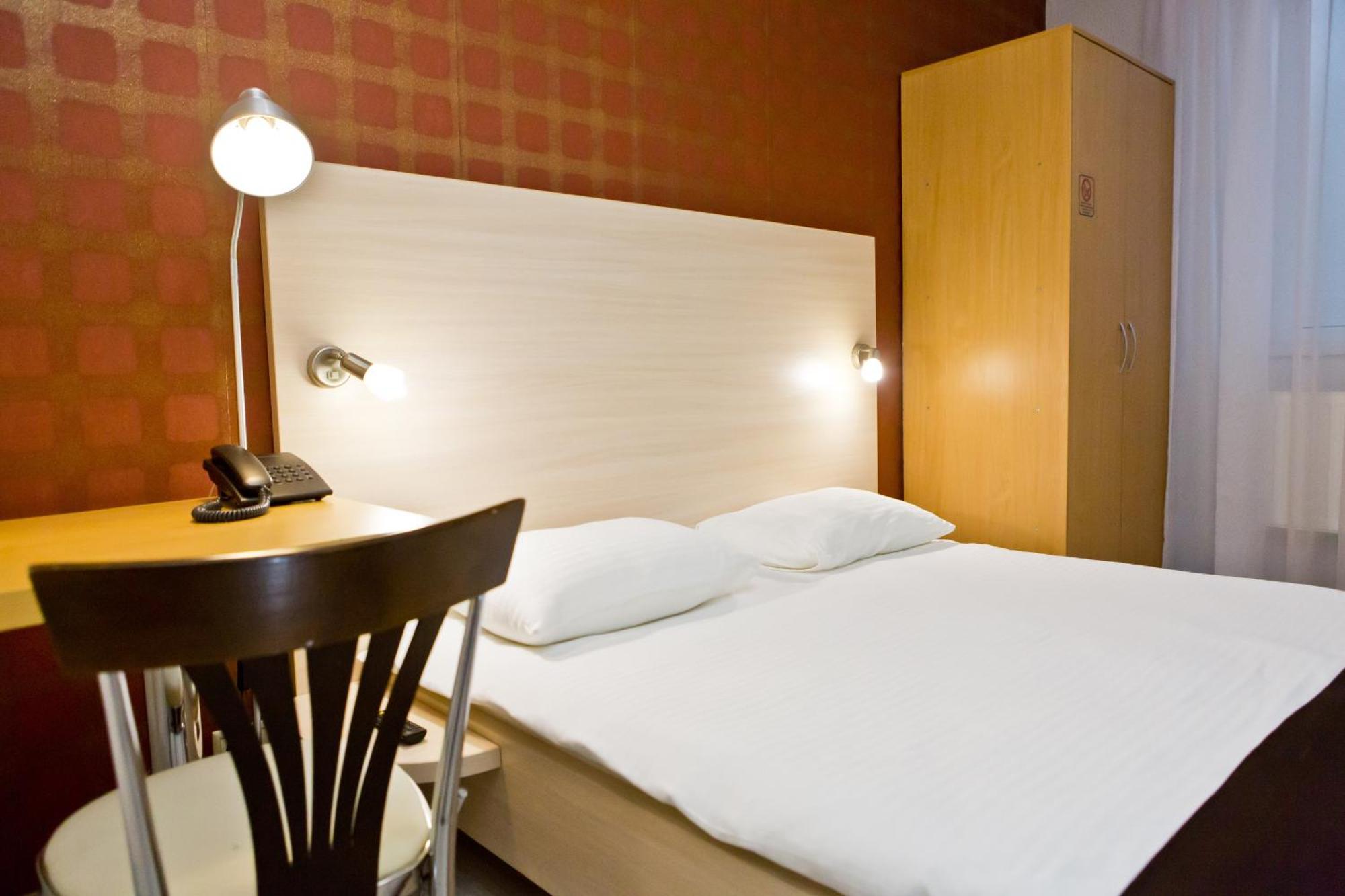 บิซิเนส แอนด์ สปา โฮเต็ล ออยซี Hotel คีชีเนา ห้อง รูปภาพ