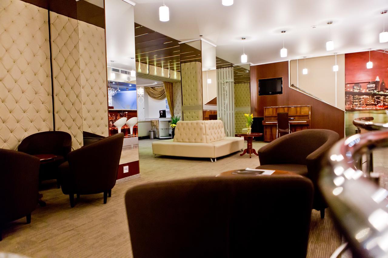 บิซิเนส แอนด์ สปา โฮเต็ล ออยซี Hotel คีชีเนา ภายนอก รูปภาพ